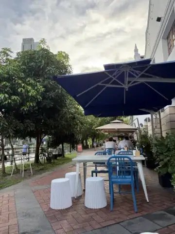 Good Boy George, Cafe in Robertson Quay