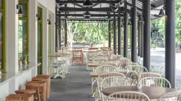 Park Side, Cafe in Singapore Botanic Gardens